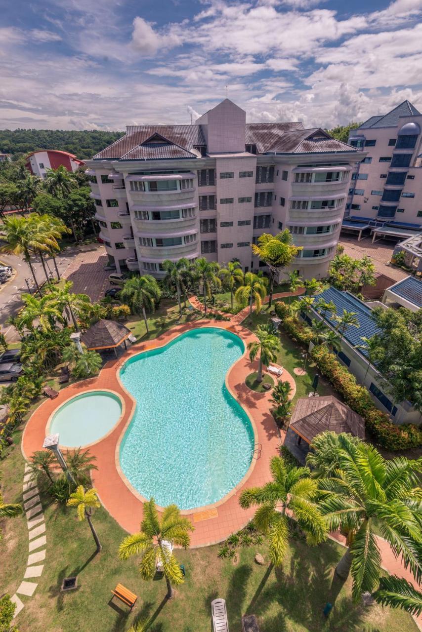 Rimbun Suites & Residences Бандар-Сери-Бегаван Экстерьер фото